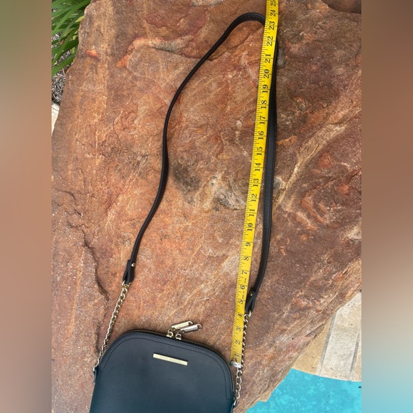 EUC Steve Madden “BMaggie” Black Crossbody Bag with Gold Chain Detail - Picture 6 of 11